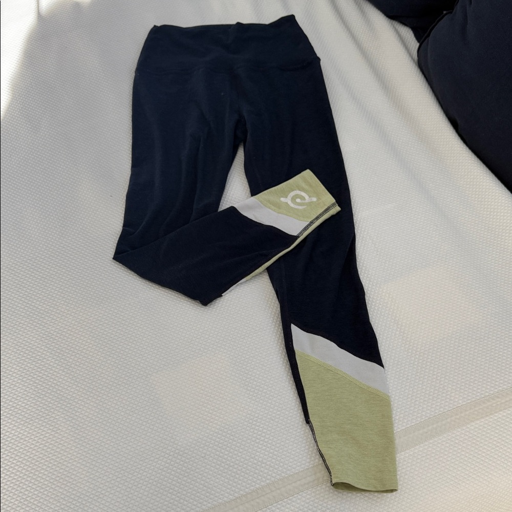 Beyond Yoga x Peloton navy Leggings